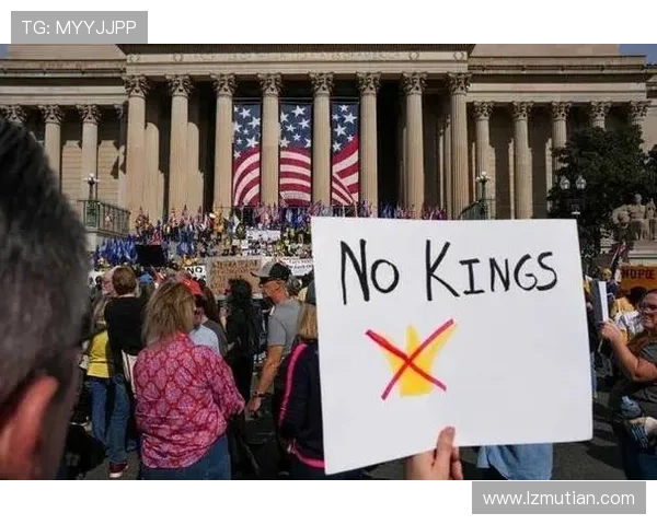 科莫气氛紧张七十分钟抗议被逐